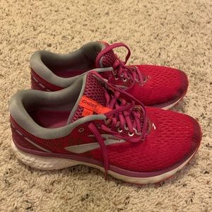 Women’s Brooks Ghost size 7.5